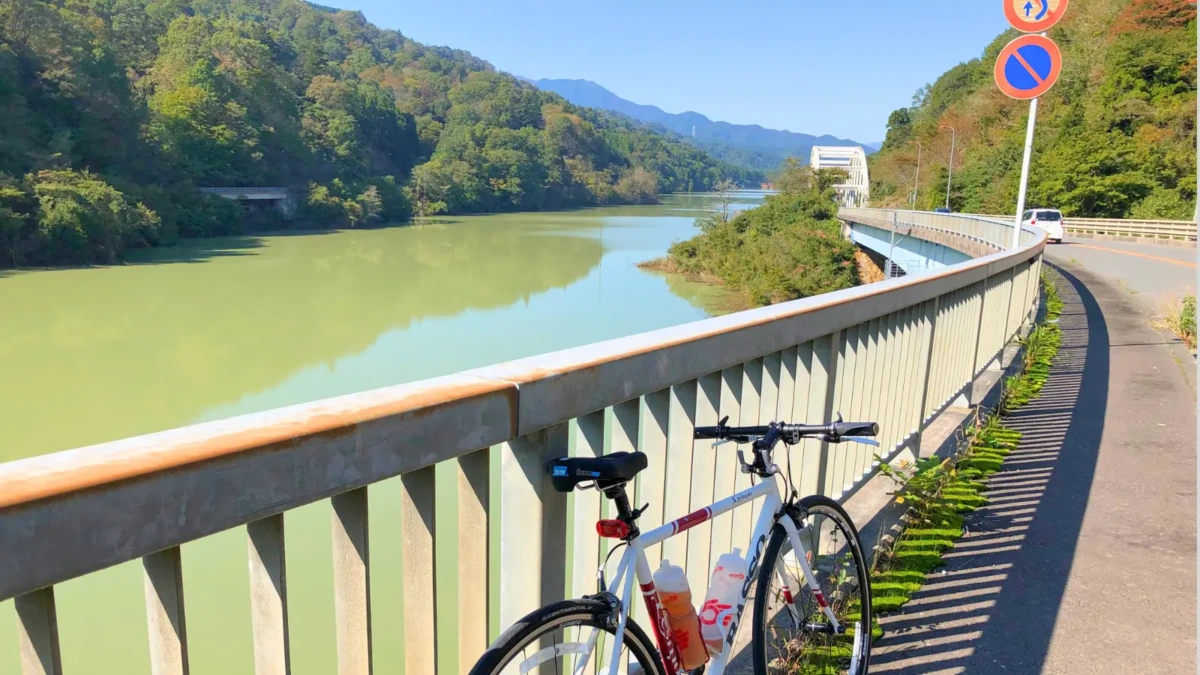 宮ケ瀬湖とクロスバイク