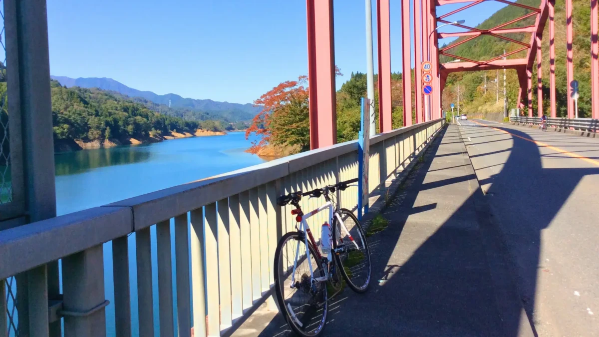 宮ケ瀬湖とクロスバイク