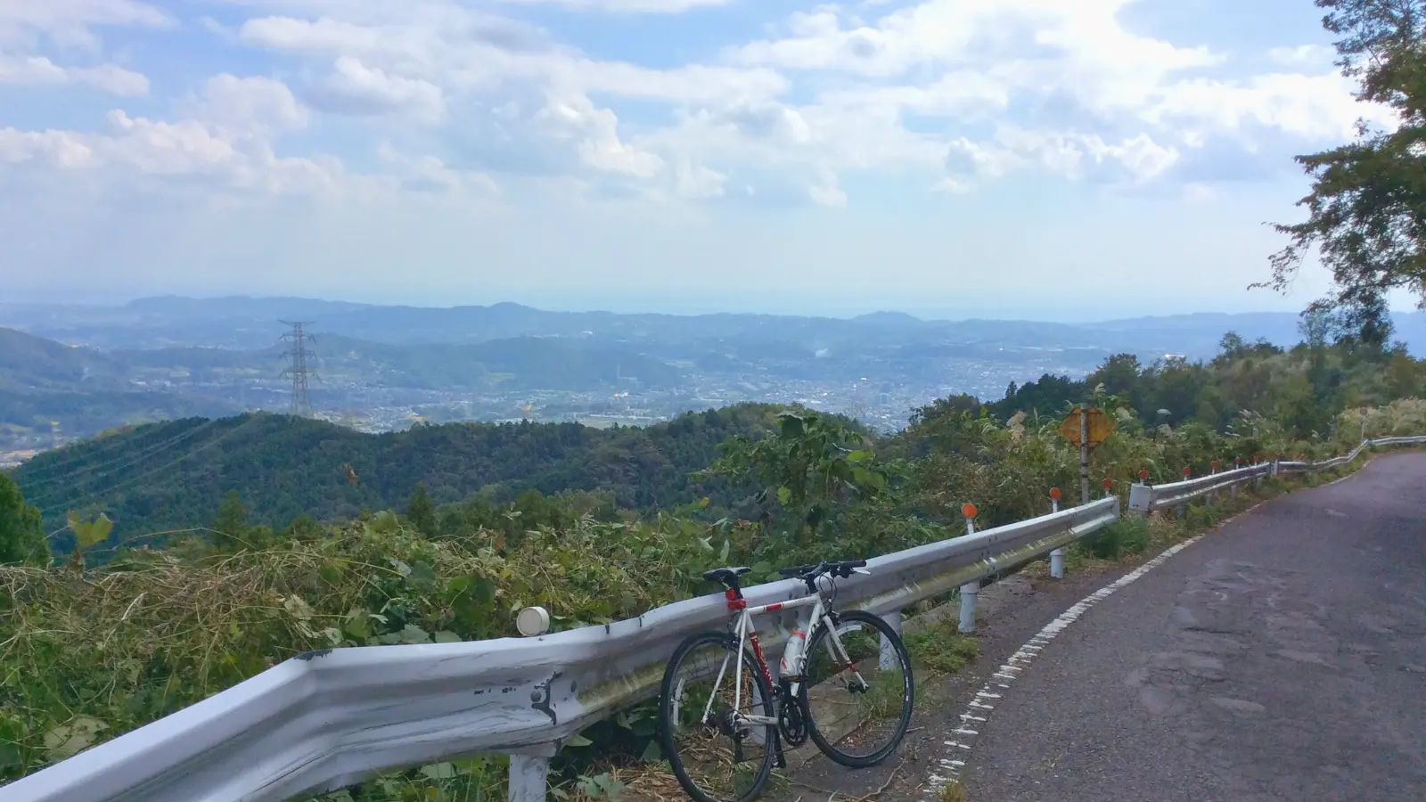 ヤビツ峠への道からの眺望