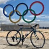 オリンピックシンボルと自転車