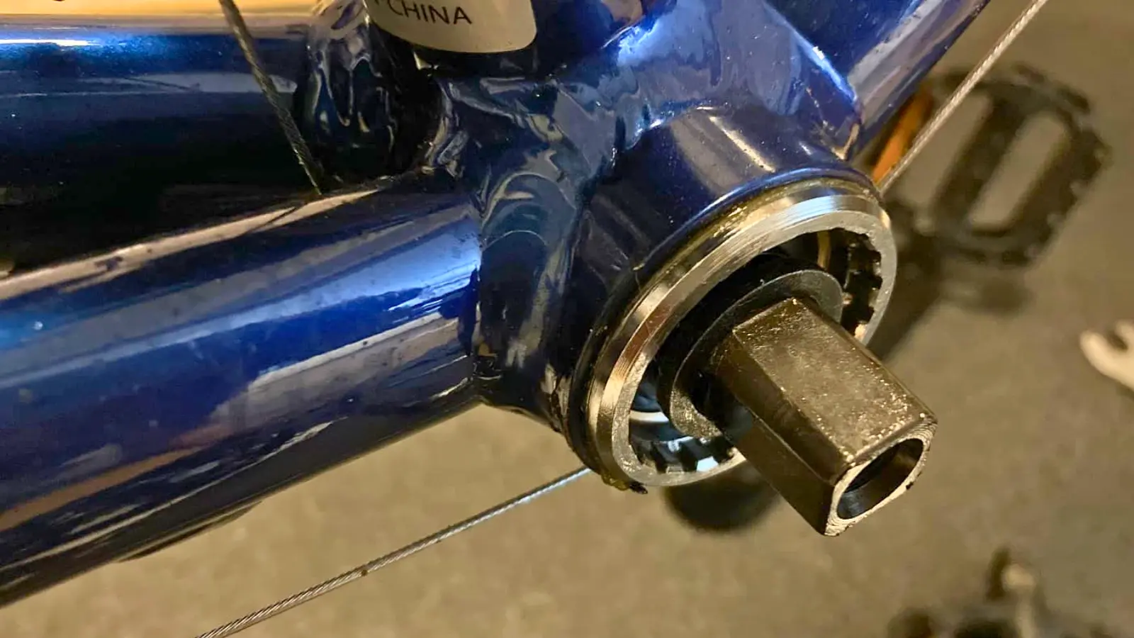 クランクギアを外した自転車