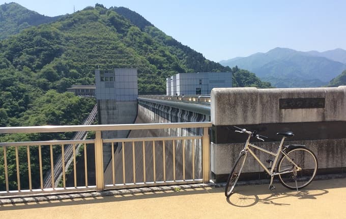 宮ケ瀬ダムとシティサイクルの画像