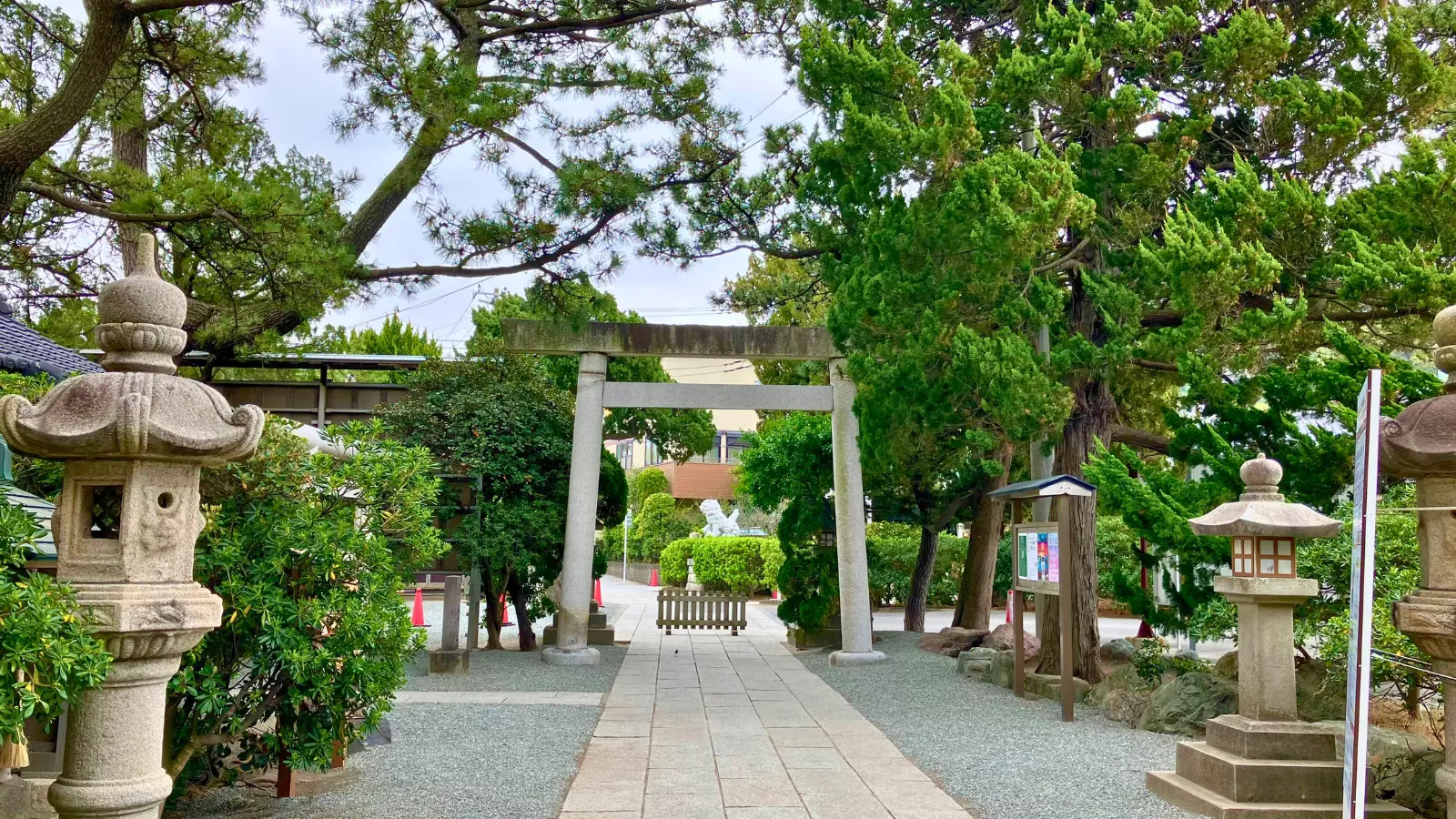 森戸神社