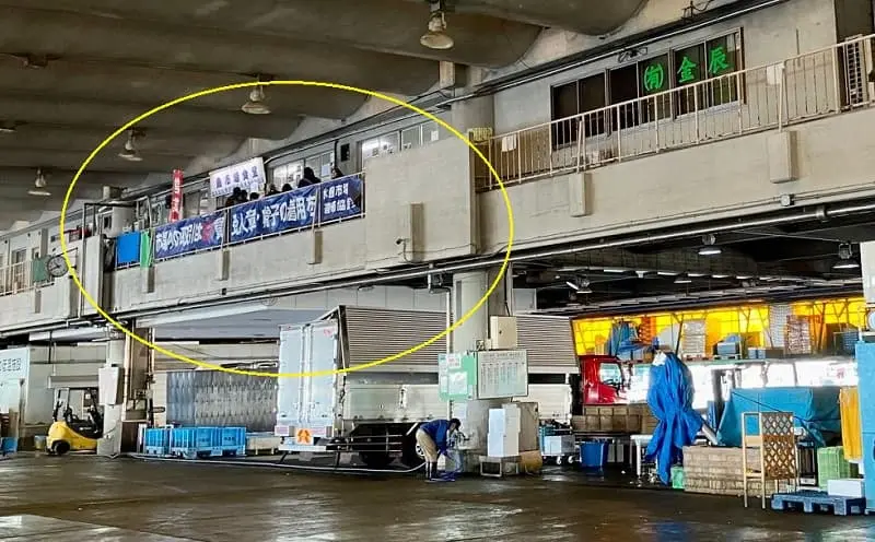早川港の魚市場食堂