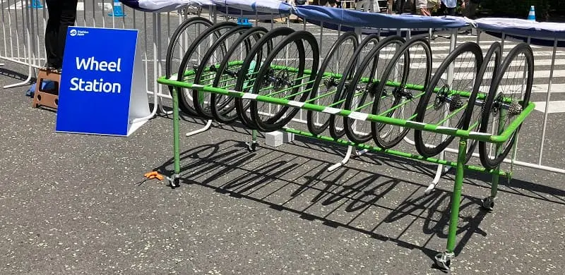 横浜トライアスロンのホイールステーション