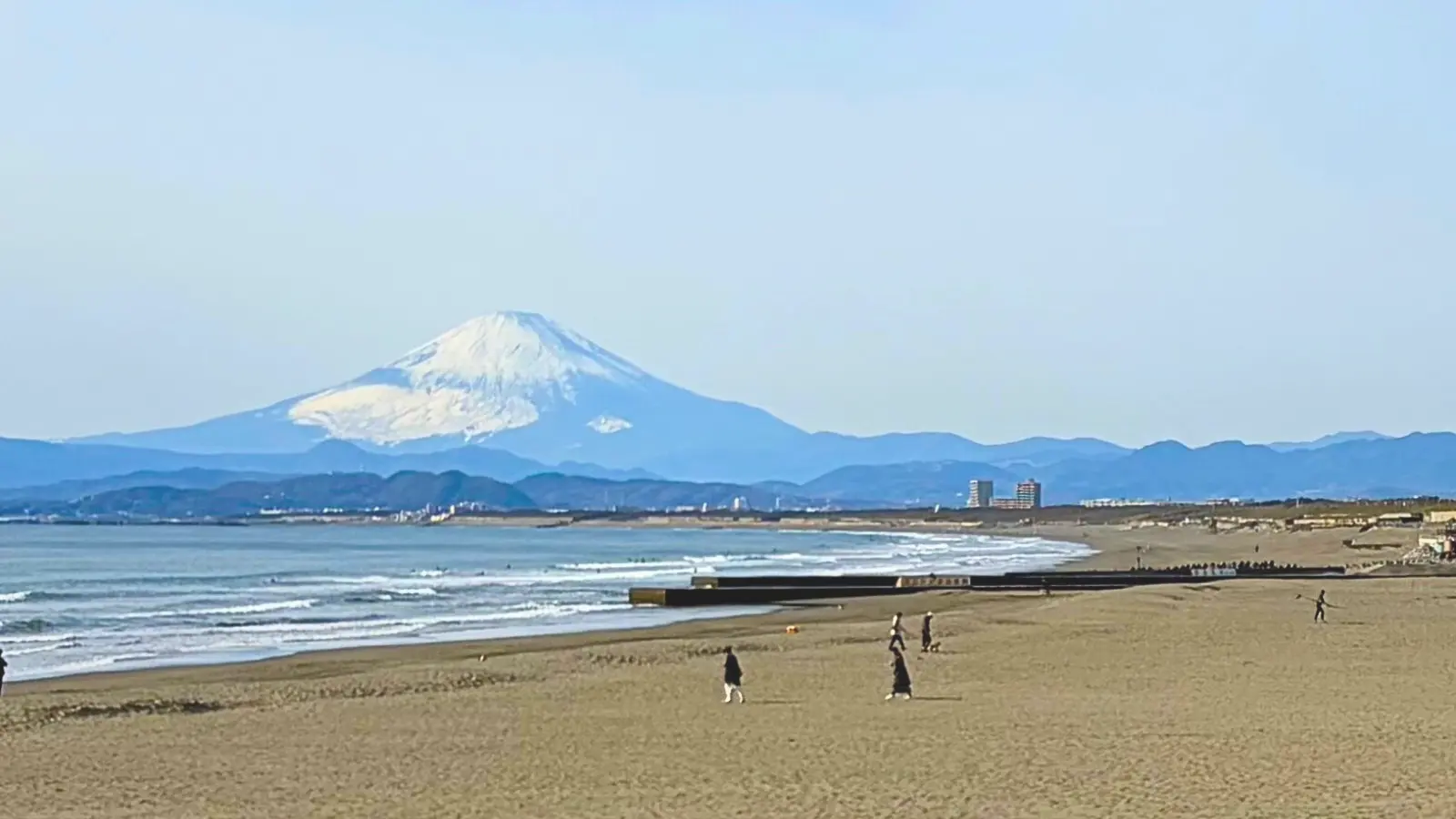 湘南海岸公園からの富士山の眺め