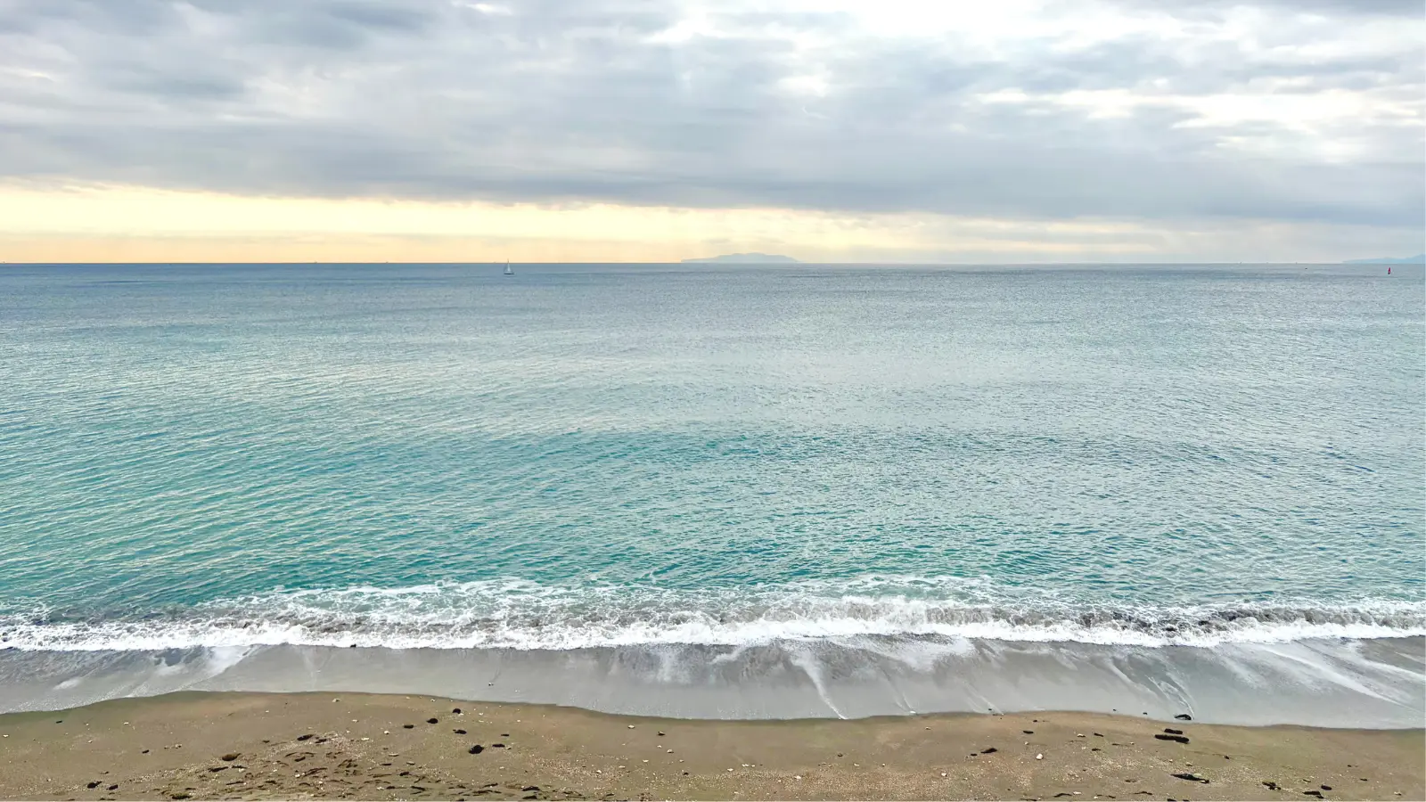 鎌倉高校前の海